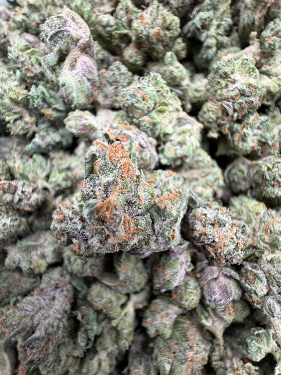 Best Strain Types for High Turnover in Dispensaries